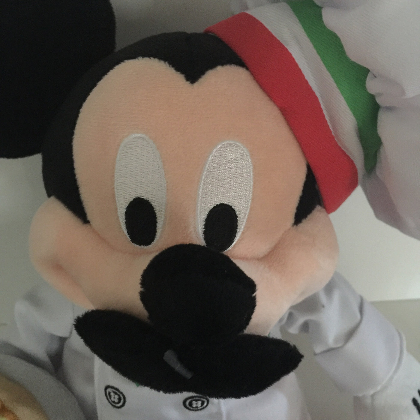 Disney Store Italy Mickey Mouse Pizzeria Chef Medium Plush New with Tags