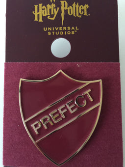 Universal Studios Wizarding World of Harry Potter Griffyndor Prefect Pin New with Card