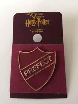 Universal Studios Wizarding World of Harry Potter Griffyndor Prefect Pin New with Card