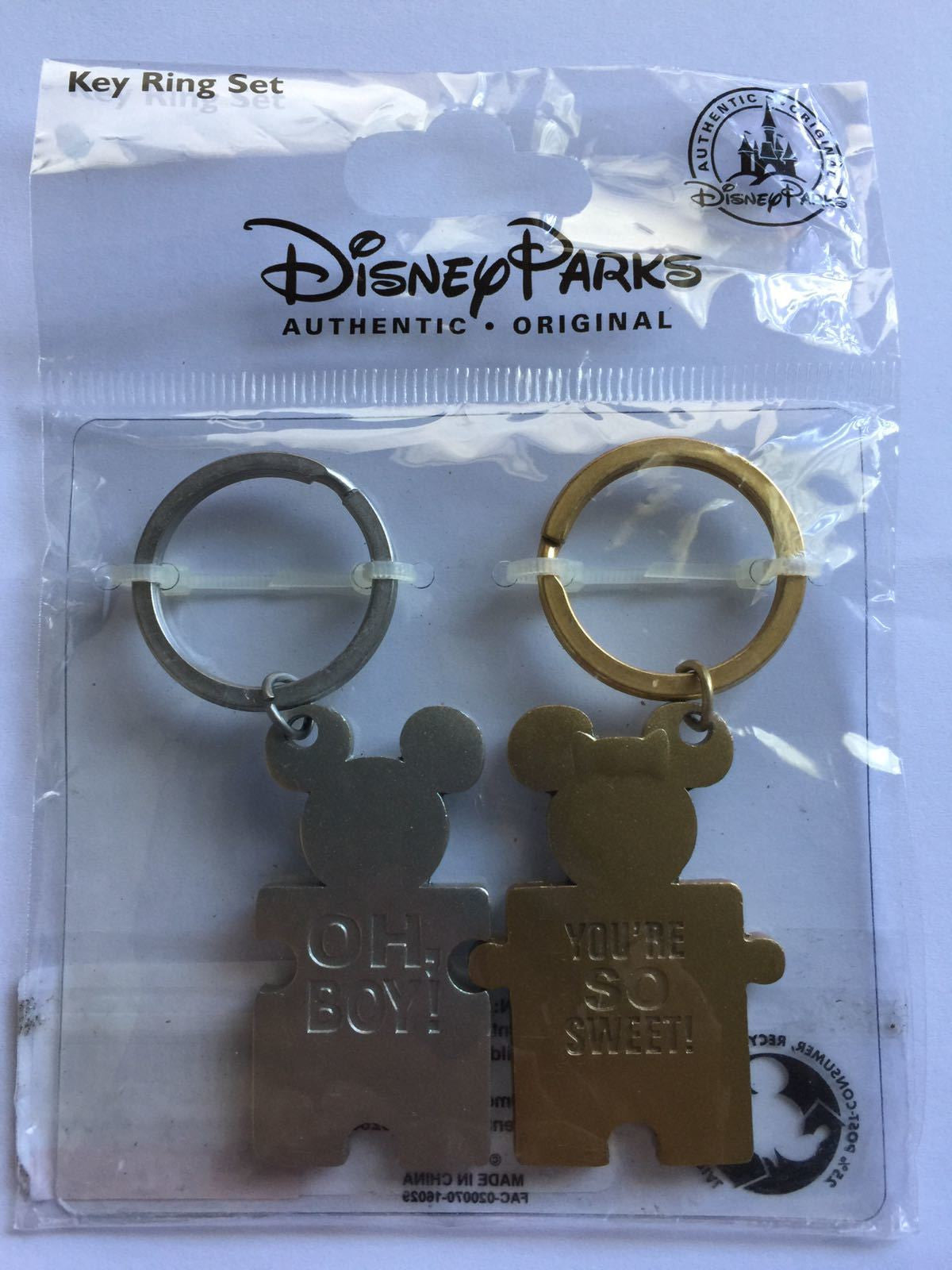 Disney Parks Mickey and Minnie Icon Puzzle Keychain New