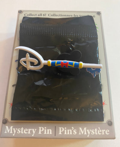 Disney Donald Duck Mystery Key Pin New with Box