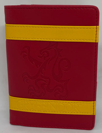 Universal Studios Wizarding World of Harry Potter Gryffindor Passport Holder New