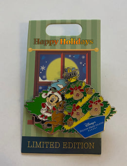 Disney Parks Hilton Head 2021 Happy Holidays Mickey Limited Pin New with Card