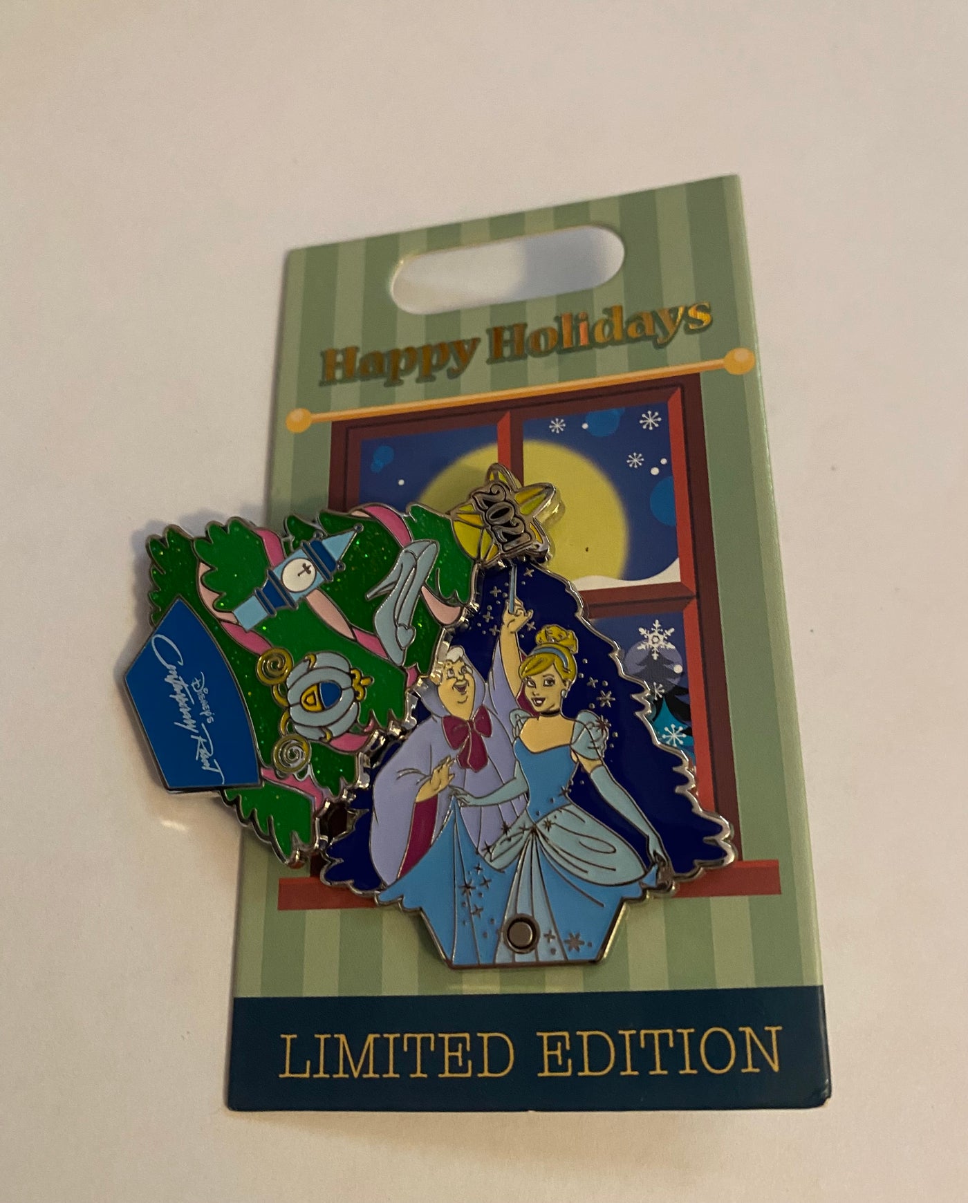 Disney Parks Contemporary Cinderella 2021 Happy Holidays Limited Pin New w Card