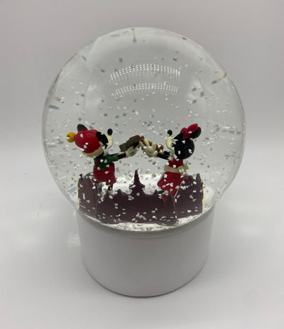 Disney Epcot Germany Mickey Minnie Frohliche Weihnachen Christmas Snowglobe New