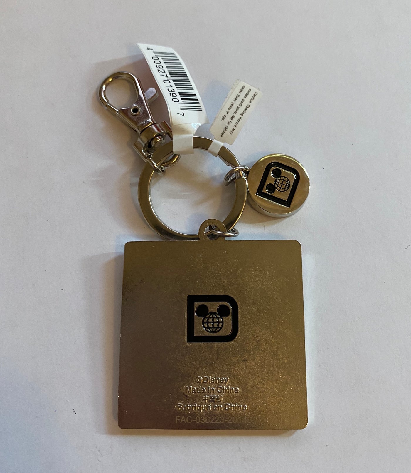 Disney Parks 2021 Walt Disney World Mickey Metal Keychain New with Tag