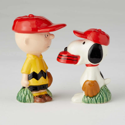 Enesco Peanuts Ceramics Charlie Brown Snoopy Baseball Salt Pepper New with Box