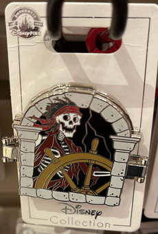 Disney Parks Pirates of Caribbean Fold Out Pin New With Card
