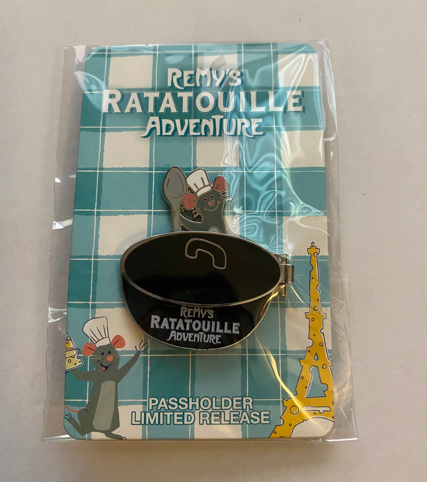 Disney Parks Remy Ratatouille Adventure Passholder Limited Release Pin New Card