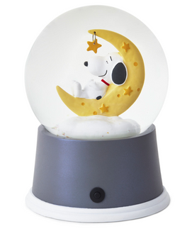 Hallmark Peanuts Snoopy Sweet Dreams Snow Globe with Light New with Tag