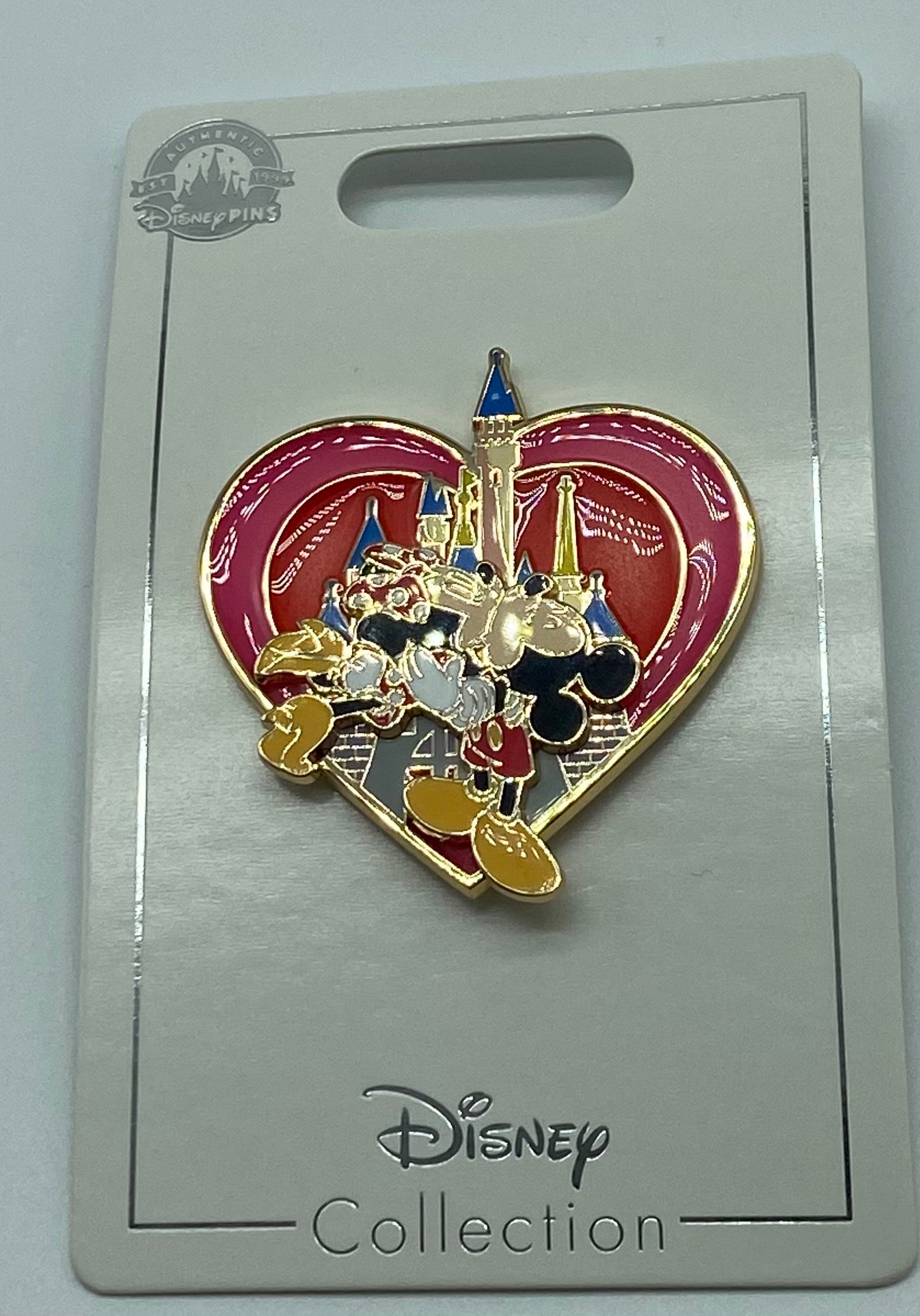 Disney Mickey Minnie Kissing Valentine Cinderella Castle Heart Pin New with Card