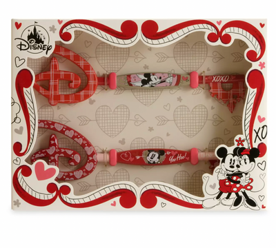 Disney 2022 Valentine Mickey and Minnie XOXO Collectible Key Set New with Box