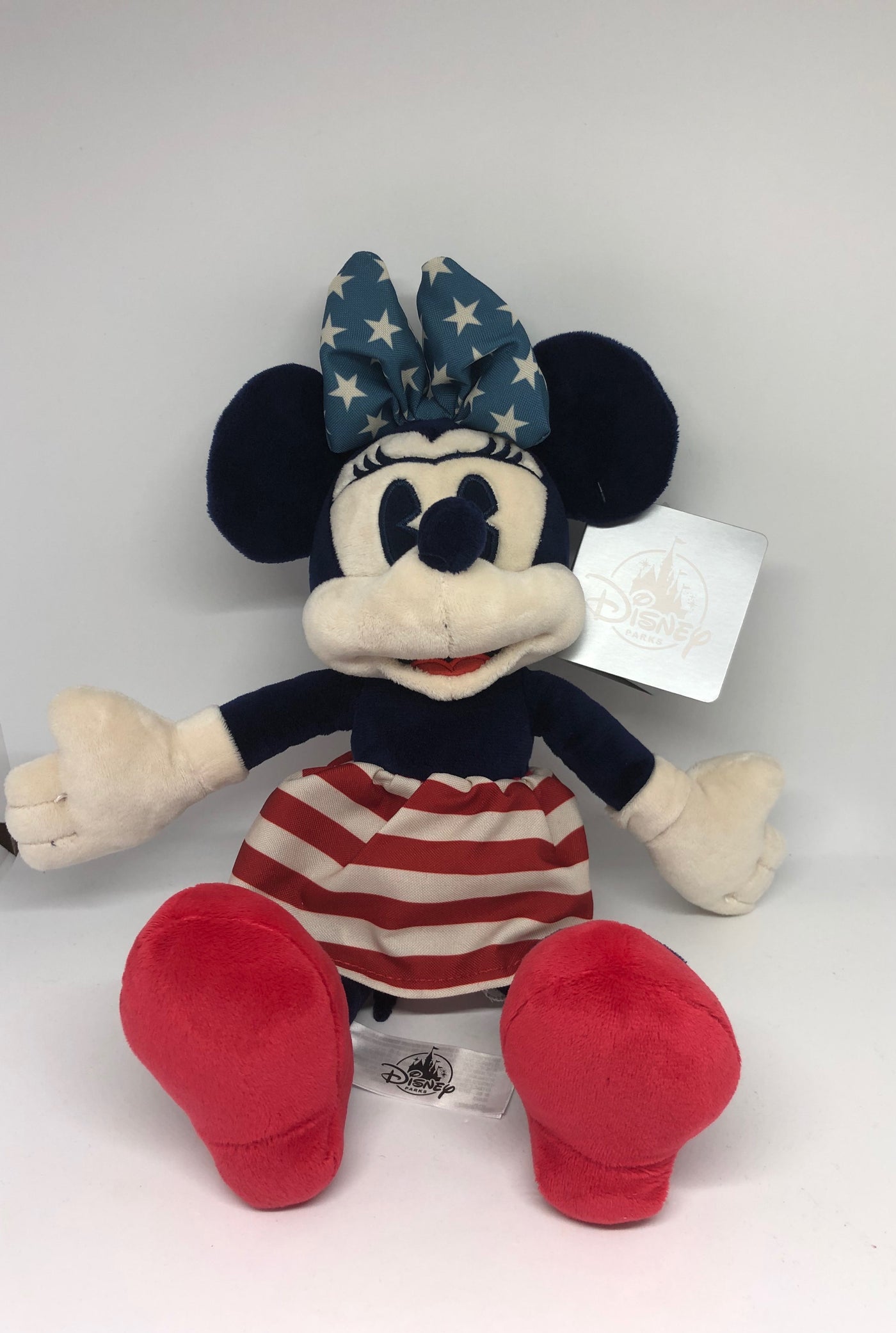 Disney Parks 11inc Mamer Minnie Mouse Americana Plush New with Tags