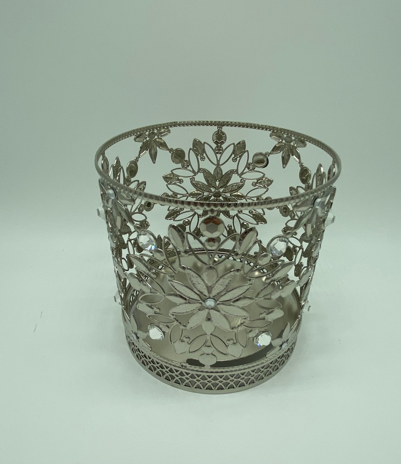 Bath and Body Works 2021 Christmas Holiday Snowflakes 3 Wick Candle Holder New