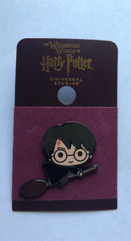 Universal Studios Wizarding World of Harry Potter with Broom Pin New with Card