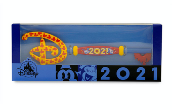 Disney 2021 Mickey and Minnie Collectible Key Special Edition New with Box