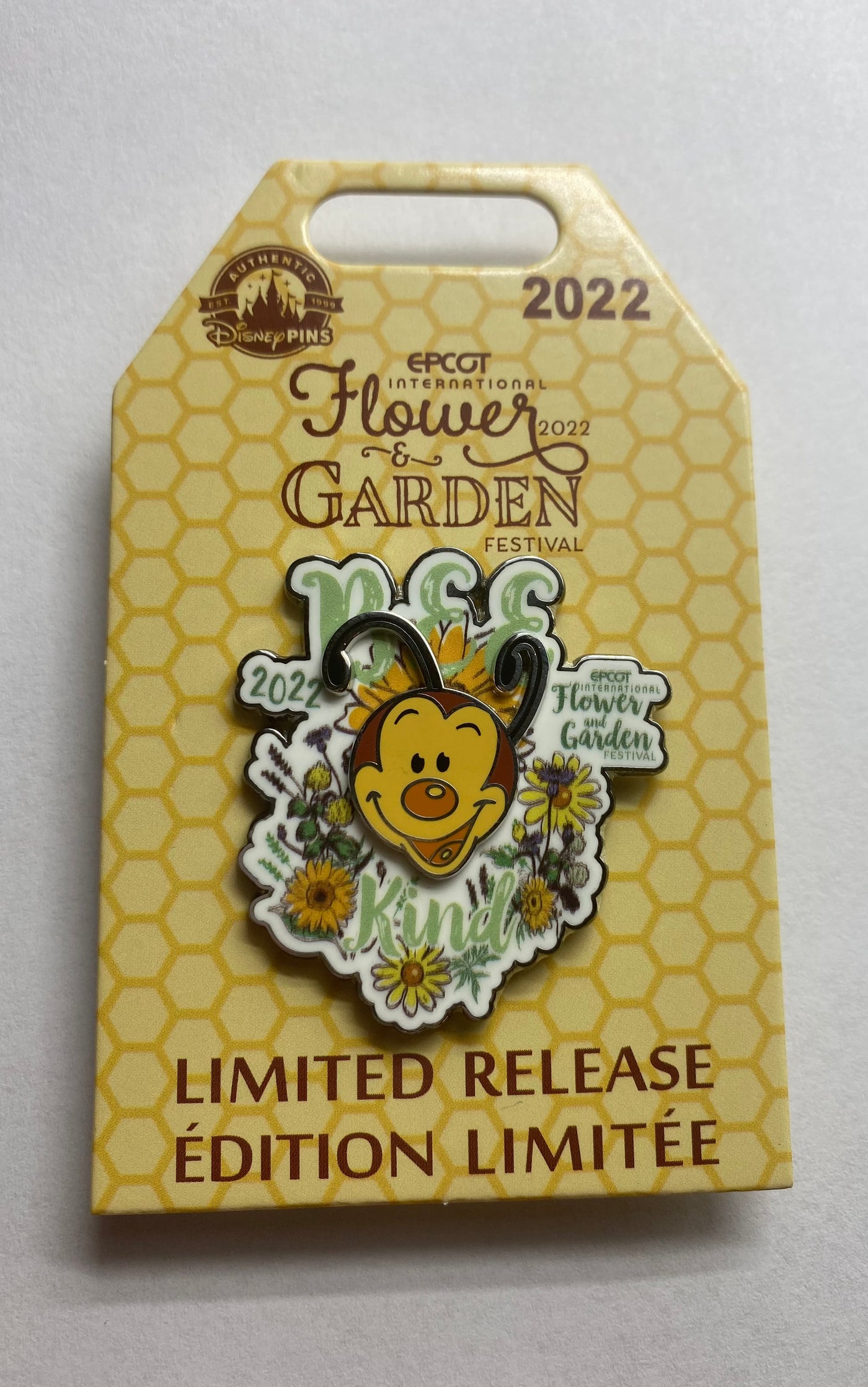 Disney Epcot Flower and Garden 2022 Spike the Bee Limited Pin New with Card