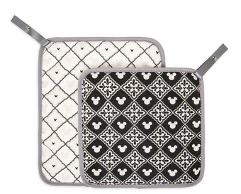 Disney Parks Mickey Mouse Pot Holder Set Homestead Collection New with Tags