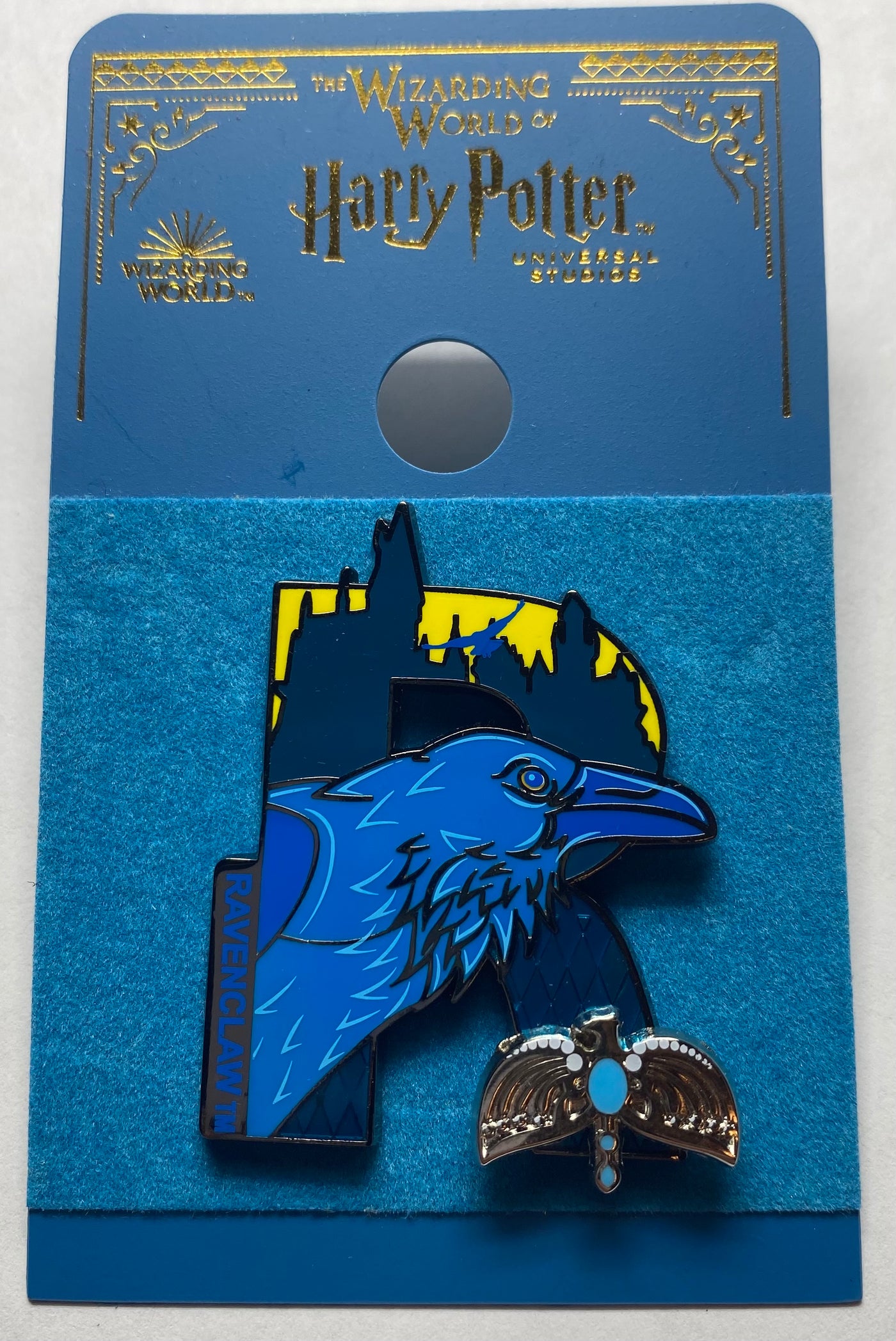 Universal Studios Ravenclaw Raven Diadem Letter R Pin New with Card