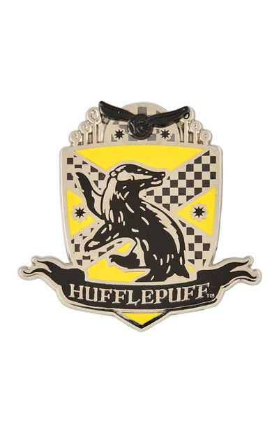 Universal Studios Harry Potter Hufflepuff Quidditch Crest Metal Pin New w Card