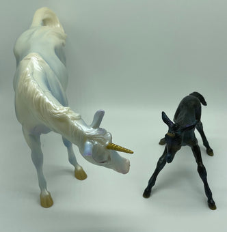 Breyer Horses 2021 Diadem and Alcor Unicorn Mare and Foal Gift Set New with Box