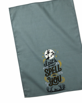 Hallmark Halloween Disney Hocus Pocus I Put a Spell on You Tea Towel New