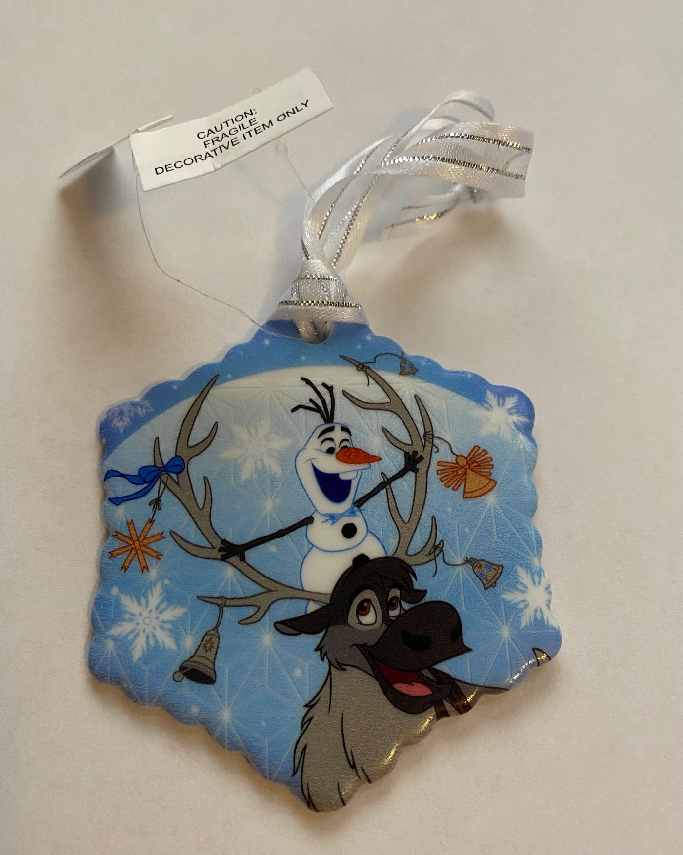 Disney Epcot Festival of Holidays 2021 Frozen Olaf Sven Christmas Ornament New