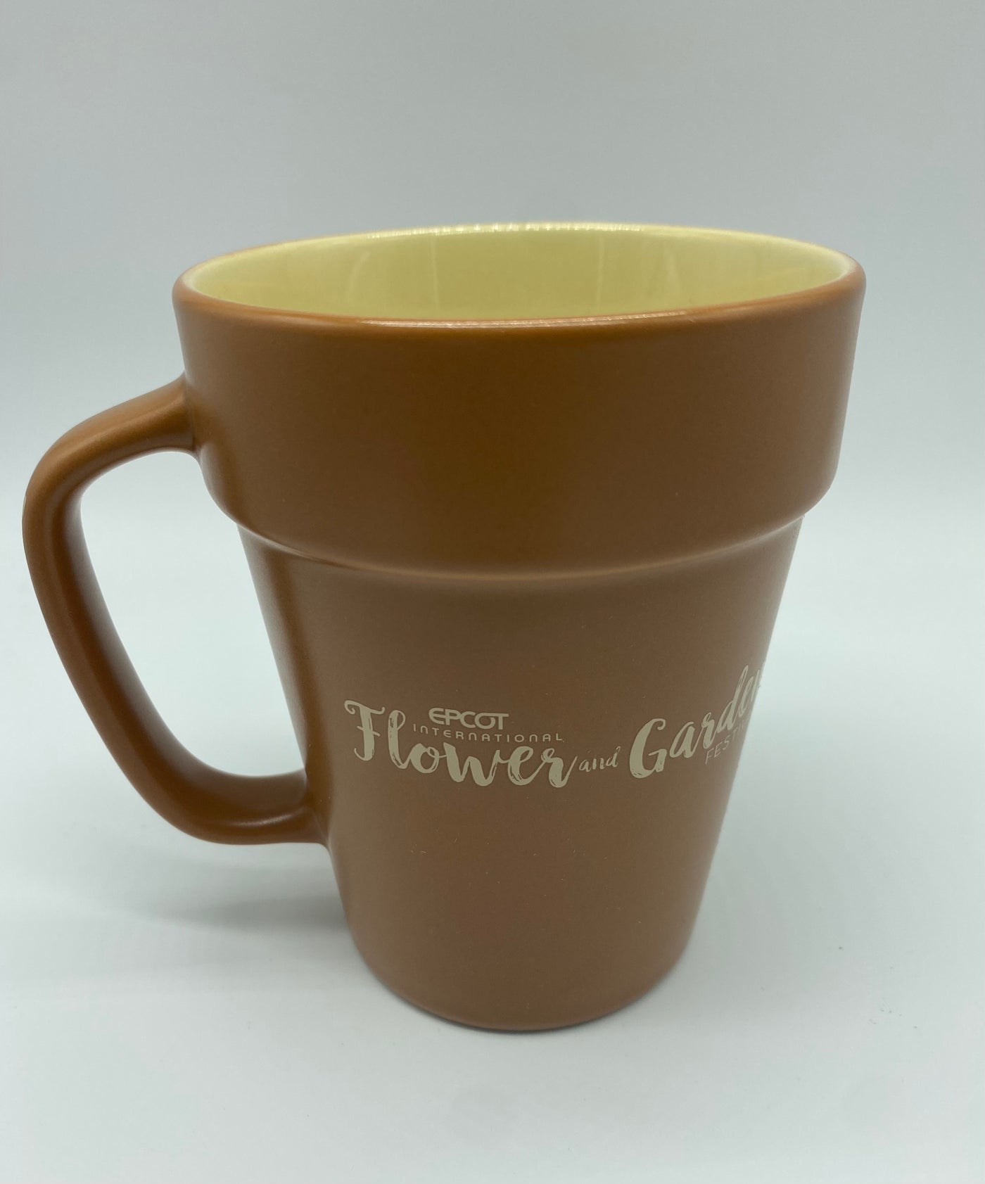 Disney Flower and Garden 2022 Spike the Bee Home Sweet Comb Passholder Mug New