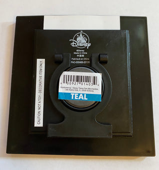 Disney Parks 2021 WDW Mickey and Friends Photo Frame Magnet New