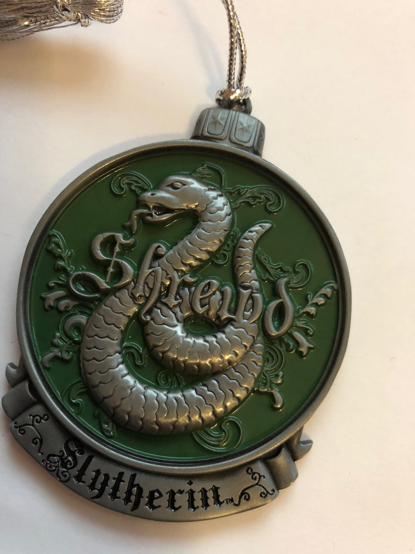 Universal Studios Harry Potter Slytherin Round Metal Holiday Ornament New w Tags