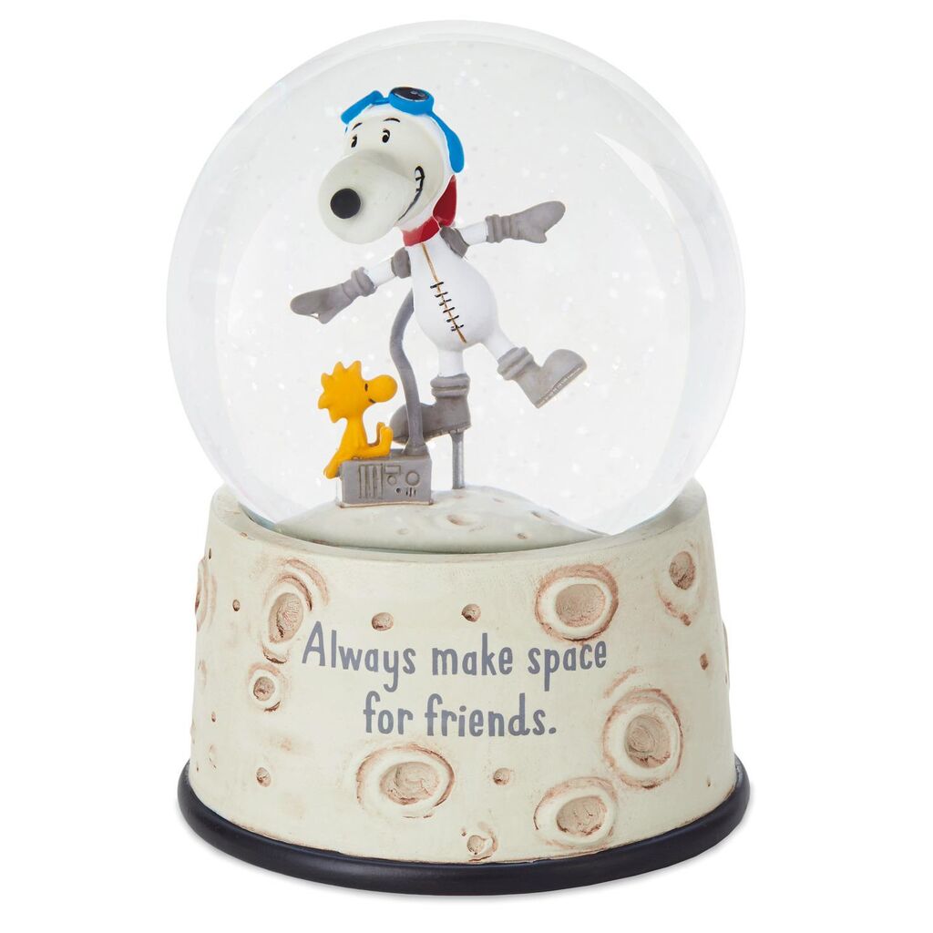 Hallmark Peanuts Make Space for Friends Astronaut Snoopy Snow Globe New w Tags