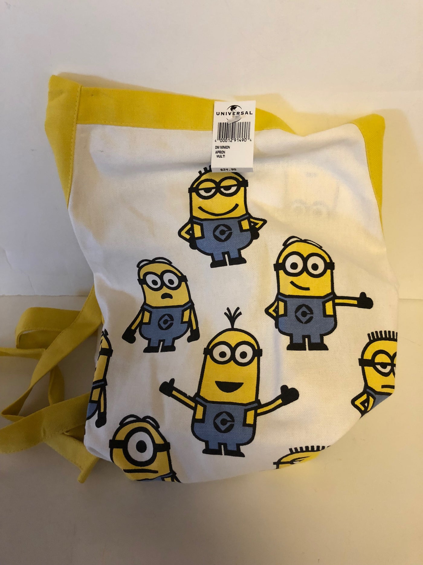 Universal Studios Despicable Me Minions Yellow Apron for Adults New with Tags