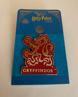 Universal Studios Harry Potter Gryffindor Mascot Enamel Pin New with Card
