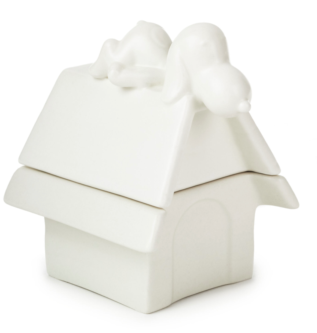 Hallmark Peanuts Snoopy on Doghouse Stacking Salt and Pepper Shakers Set New