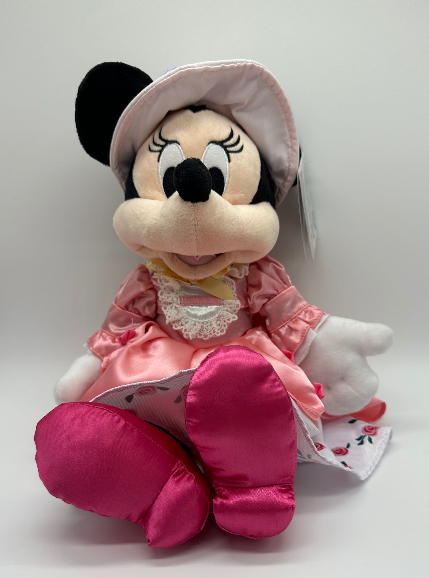 Disney Shanghai Resort 2021 Minnie Fanteasy Party Plush New with Tag