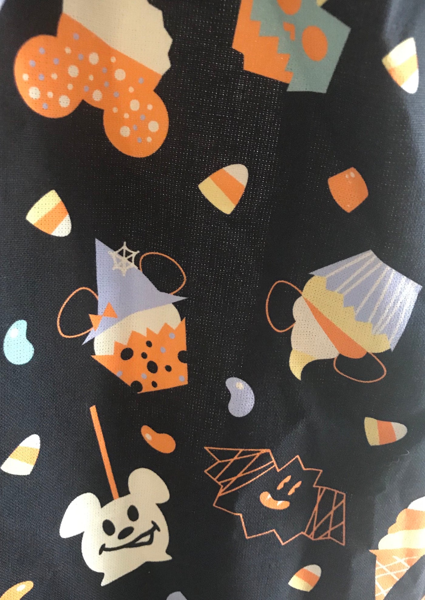 Disney Parks Halloween 2020 Minnie Mouse Witch Kitchen Apron Adults New with Tag
