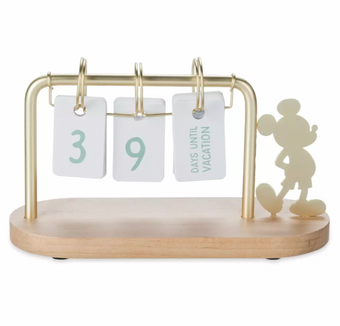 Disney Parks Mickey Vacation Countdown Desk Calendar New with Tag