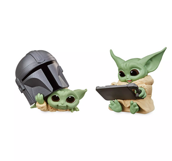 Disney The Child Helmet Peeking and Datapad Tablet Figure Set New with Box