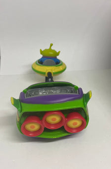 Disney Toy Story Land Alien Swirling Saucers Ride Pull Toy Yellow and Green New