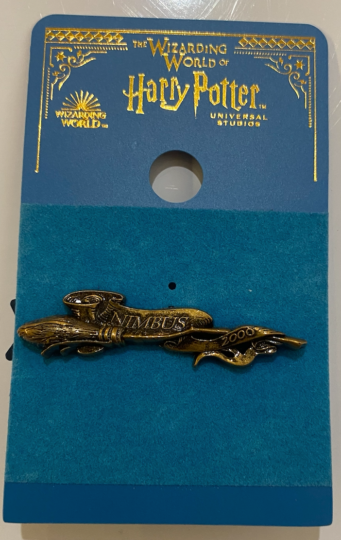 Universal Studios Harry Potter Nimbus 2000 Broom Quidditch Pin New with Card