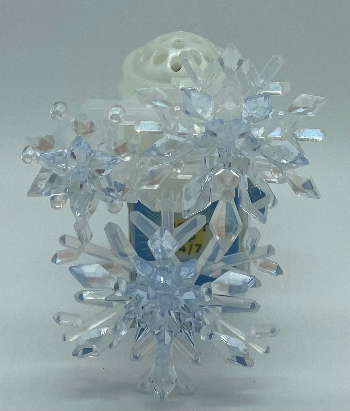 Bath and Body Works Christmas Snowflakes Wallflowers Nightlight New with Tag