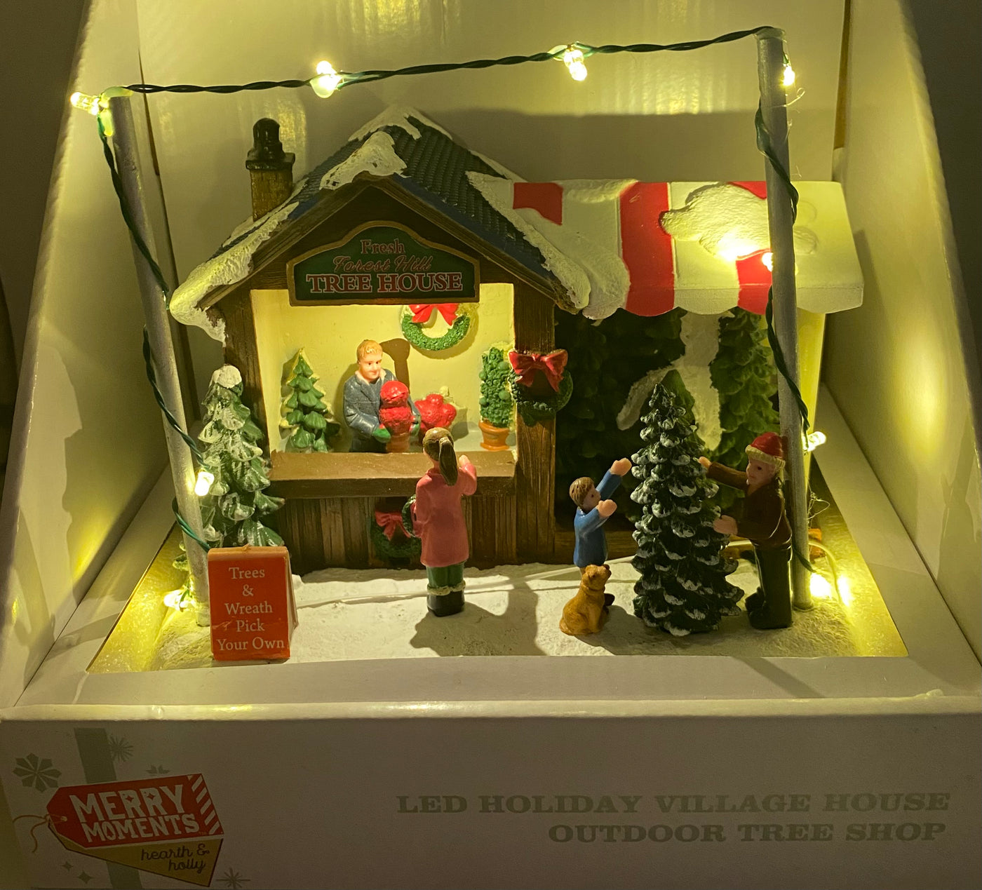 Merry Moments Led Lighted Christmas Holiday Village Tree House New with Box