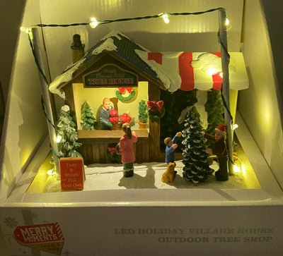 Merry Moments Led Lighted Christmas Holiday Village Tree House New with Box