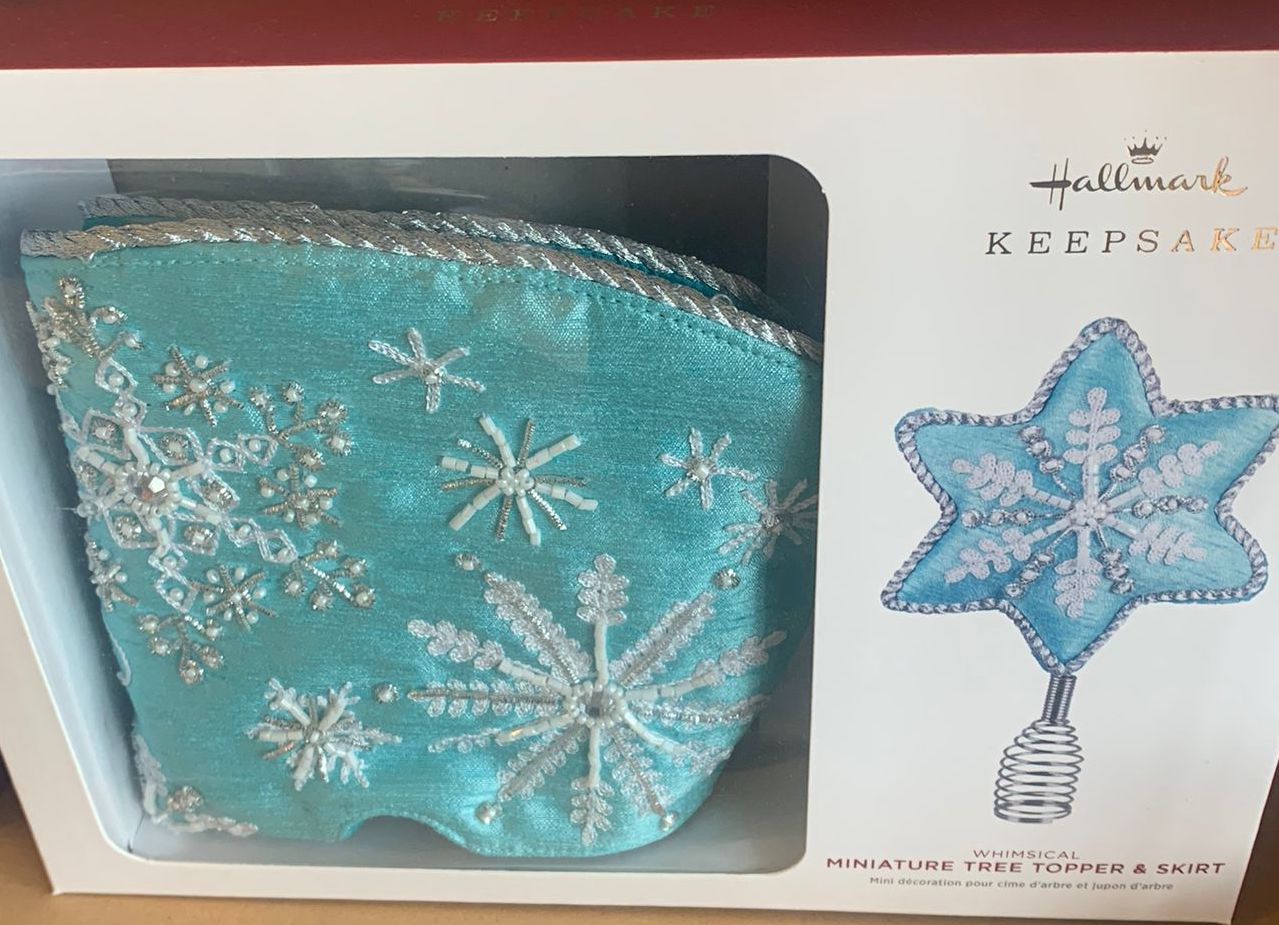 Hallmark 2021 Miniature Whimsical Snowflakes Tree Topper Christmas Skirt New Box
