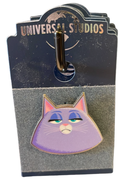 Universal Studios Pets Chloe Face Pin New With Card