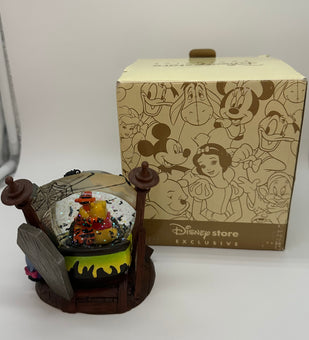 Disney Store Exclusive Rare Winnie the Pooh Halloween Snowglobe New with Box