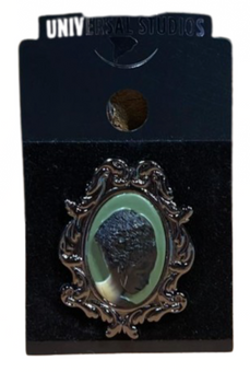 Universal Studios Halloween Horror Nights Pin New With Card