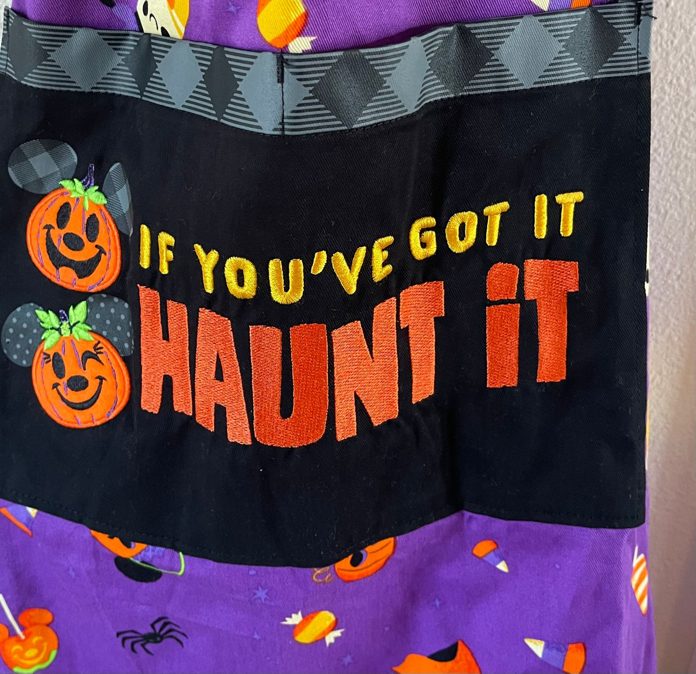 Disney Parks Halloween 2021 If You've Got Iy Haunt It Mickey Apron New with Tag
