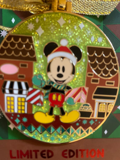 Disney 2020 Gingerbread Collection Board Walk Mickey Limited Pin New with Card