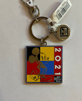 Disney Parks 2021 Walt Disney World Mickey Metal Keychain New with Tag